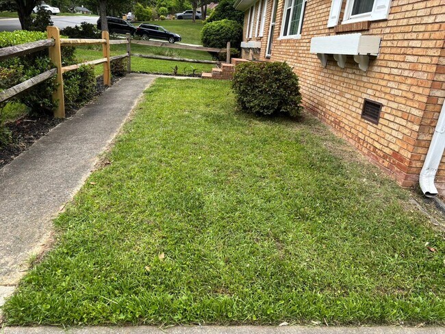 Patio delantero - 1210 Fox Run Dr