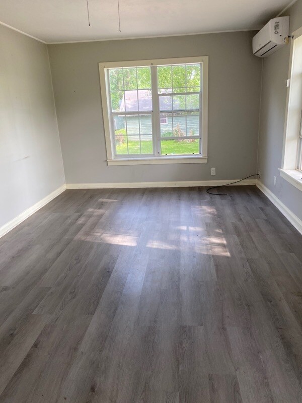 Viviendo - 630 E Avenue L