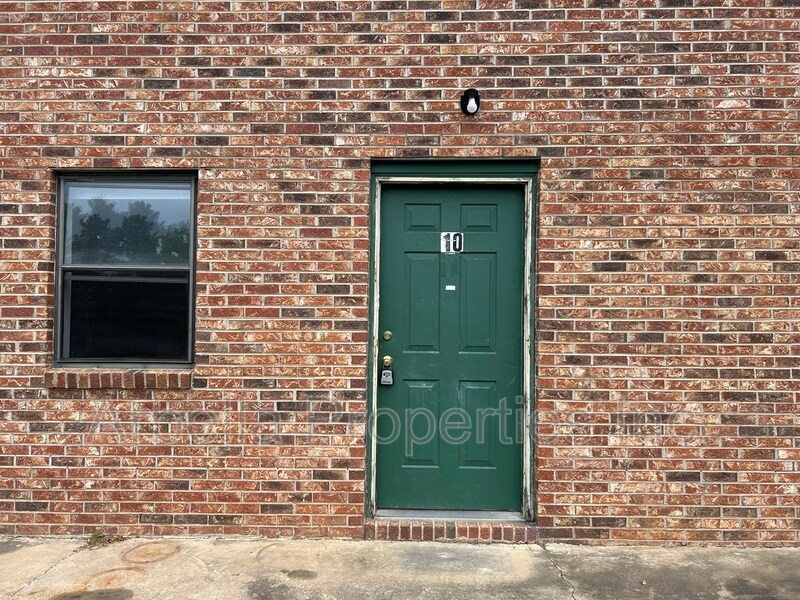 1001 Kiser Blvd Unit Apt 10, Greeneville, TN 37745 Condo for Rent in