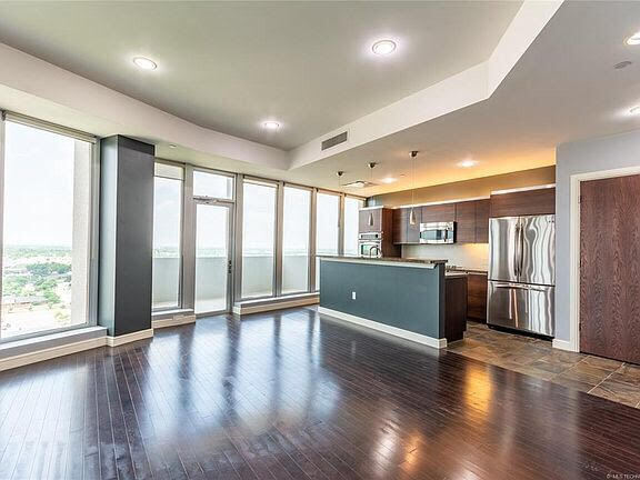 Foto del edificio - 5900 Mosteller Dr