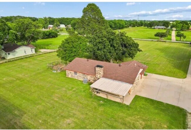 Building Photo - 210 Lanier Rd