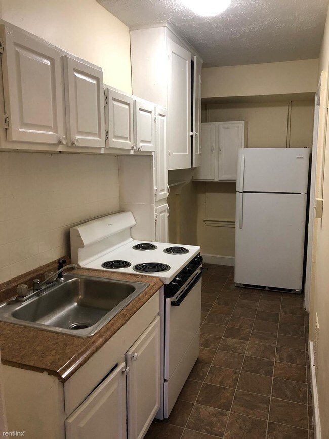Building Photo - Studio, 1 bath  - 105 Scranton St Unit 1R