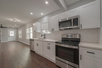 Building Photo - 3413 Simmons St