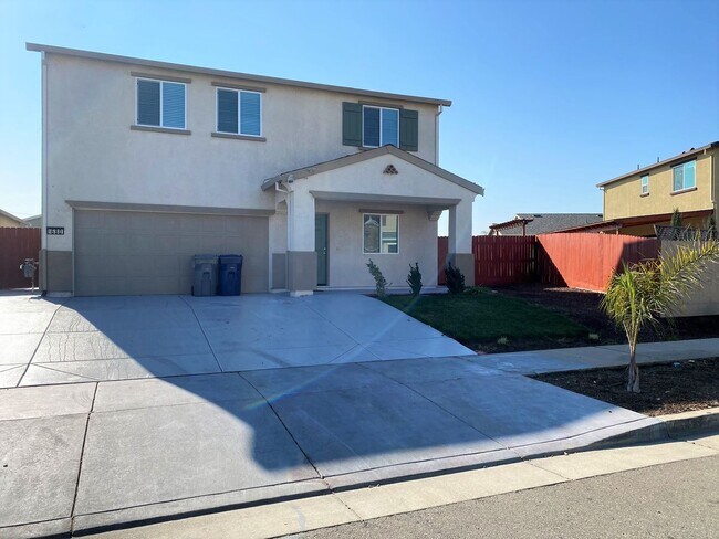 Foto del edificio - Spacious 4 bedroom/2 bath home waiting to ...