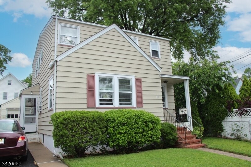 Primary Photo - 188 Summit Ave