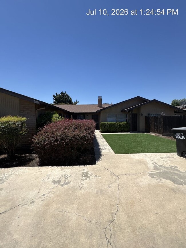 Building Photo - 2021-2025 S Tracy Ct