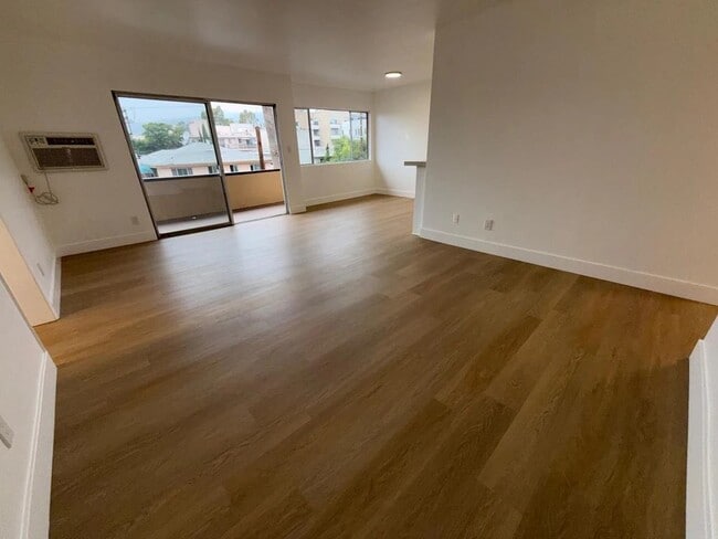 Foto del edificio - 1330 N Gardner St