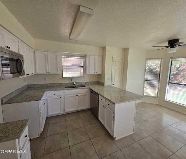 Building Photo - 11920 Pueblo Del Rio Way