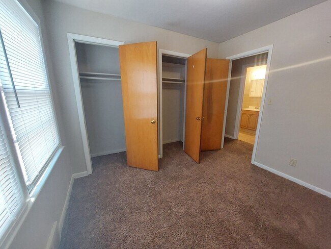 Building Photo - Wonderful 3 bedroom / 1 bath home on North...