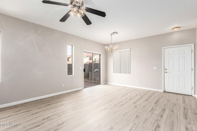 Foto del edificio - 7503 S 14th St