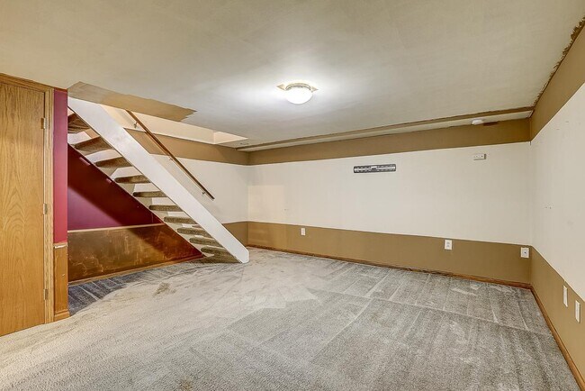 Foto del edificio - 40 N Lakewood Gardens Ln