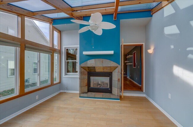 Foto del edificio - 7 S Thompson Dr