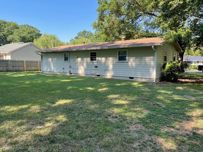 Building Photo - Updated 3/1 House in Lindale $1,295