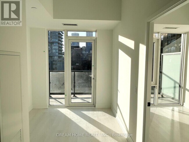 Photo du bâtiment - 308 Jarvis St