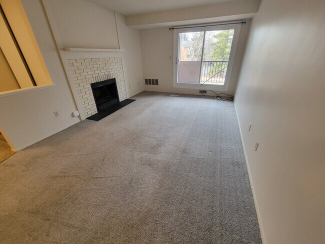 Photo du bâtiment - 45 Akins Dr