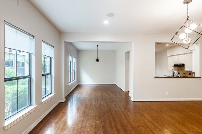 Foto del edificio - 2923 Royal Oaks Crest