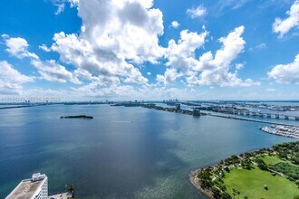Building Photo - 2020 N Bayshore Dr