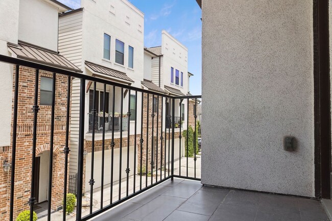 Foto del edificio - 734 W 20th St