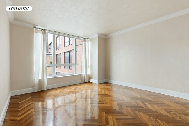 Building Photo - 351 E 51st St