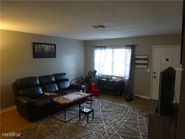 Building Photo - 2 br, 1 bath Apartment - 2066 N Betty Lane
