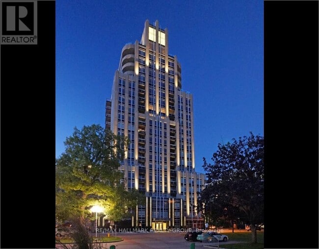 Building Photo - 108 Lisgar St