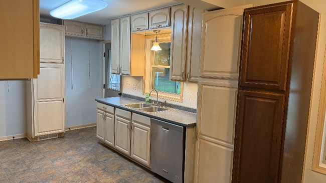 Building Photo - 509 Loomis Dr