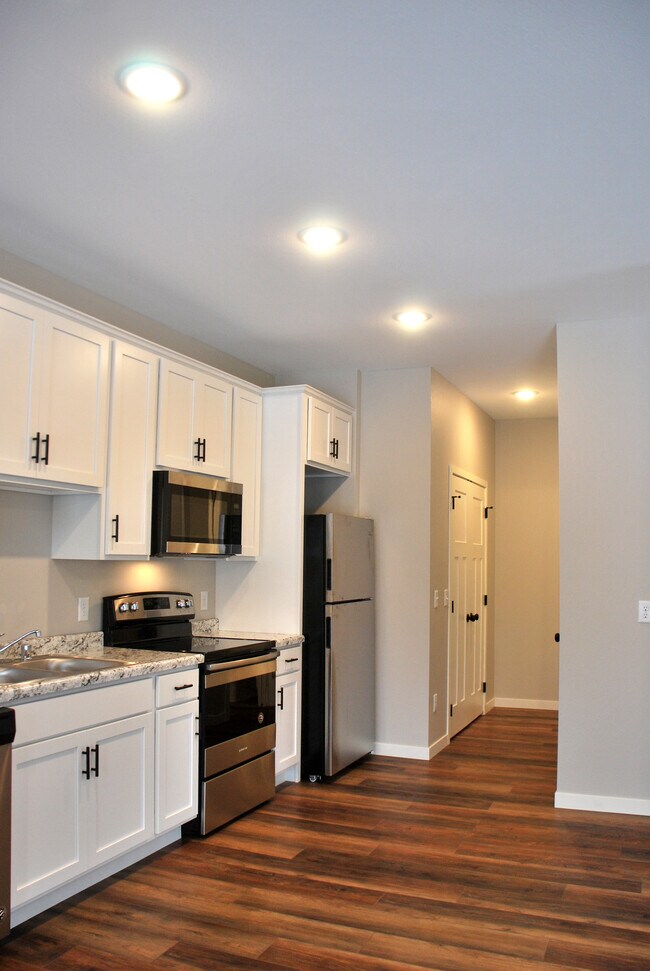Building Photo - 200 Timberwolf Dr