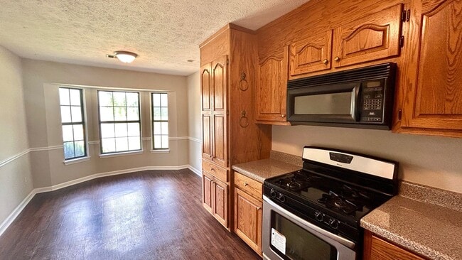 Building Photo - Stonecreek Drive #4 &amp; 321 Mathis Drive