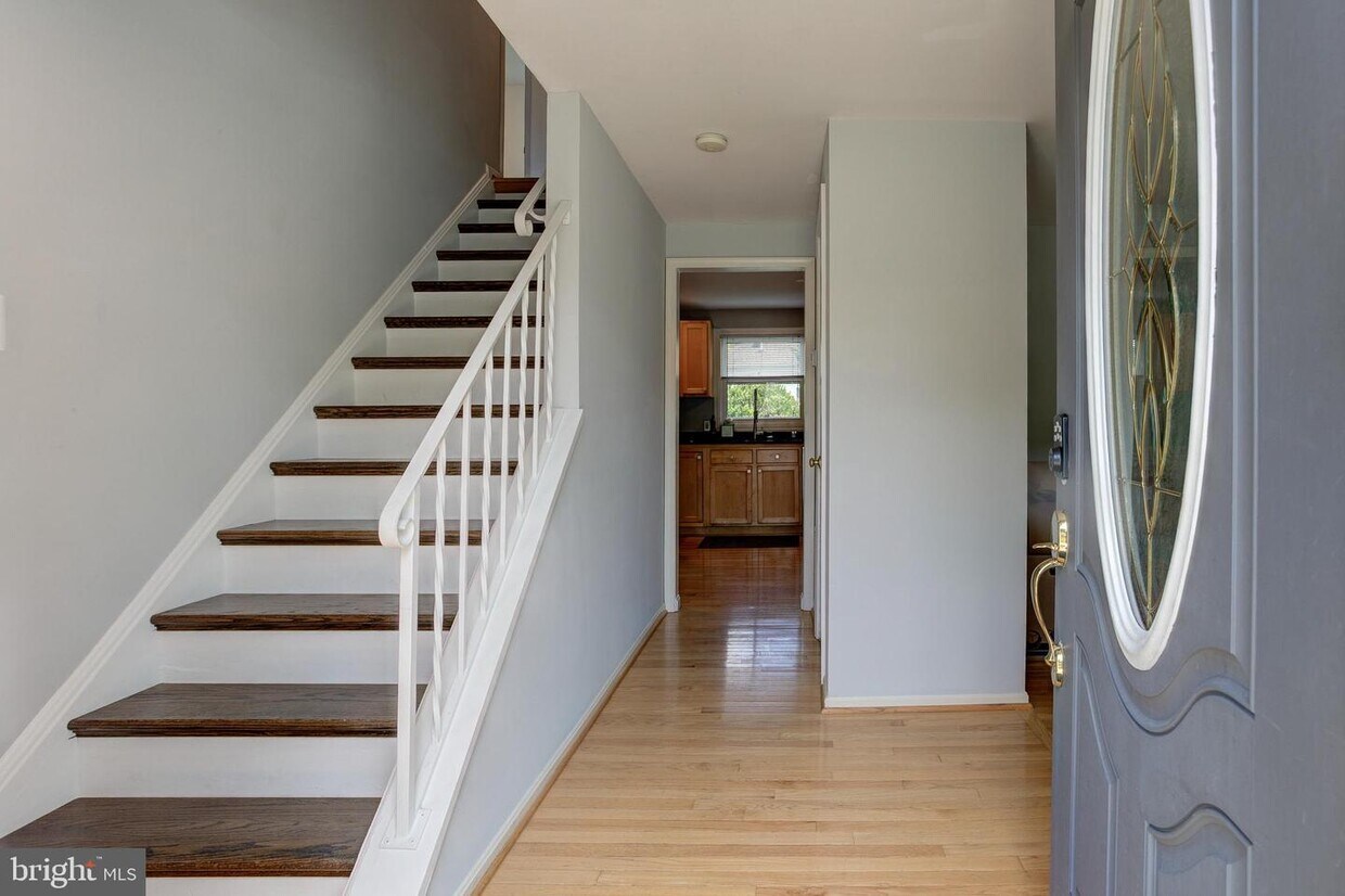 Primary Photo - 511 Pembrook Ct