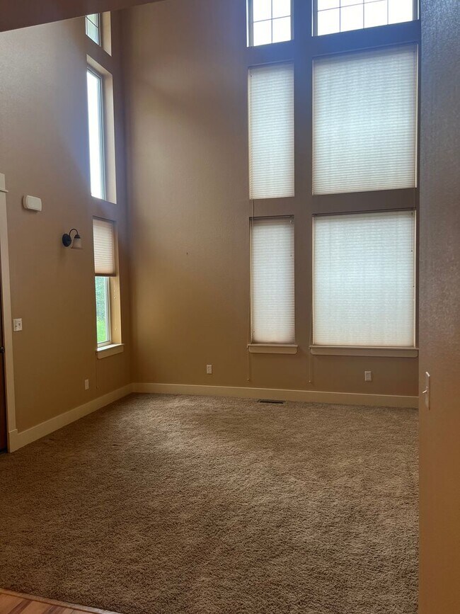 Foto del edificio - 3 Bed 2.5 Bath in Bozeman