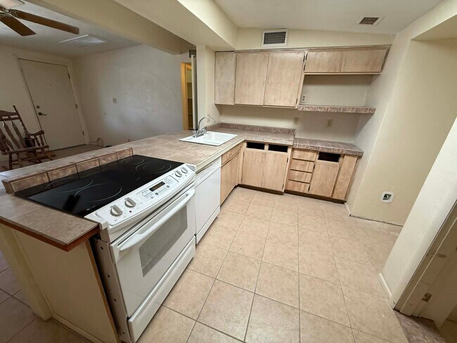 Foto del edificio - 5034 E 24th St