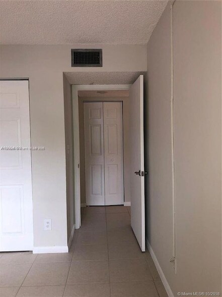Foto del edificio - 905 Southridge Rd