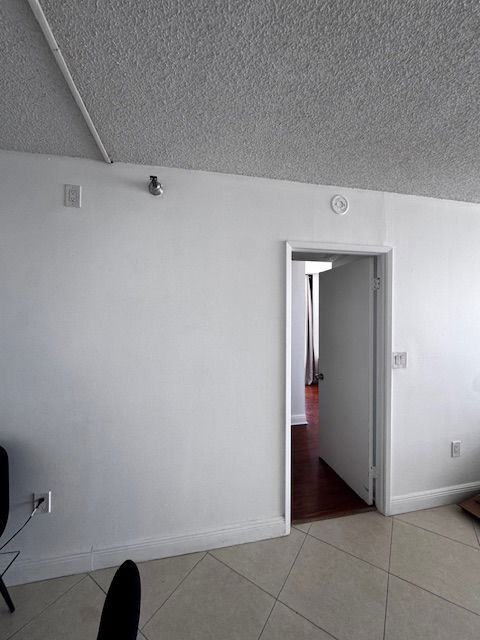 Building Photo - 20505 E Country Club Dr