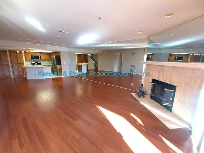 Foto del edificio - Quiet and Private Near Seabright Beach 2BR...