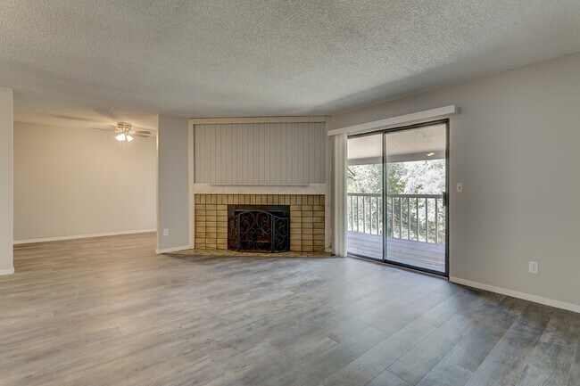 Building Photo - 1140 Holli Springs Ln