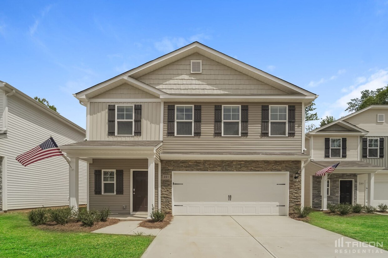 Foto principal - 221 Spring Knoll Dr