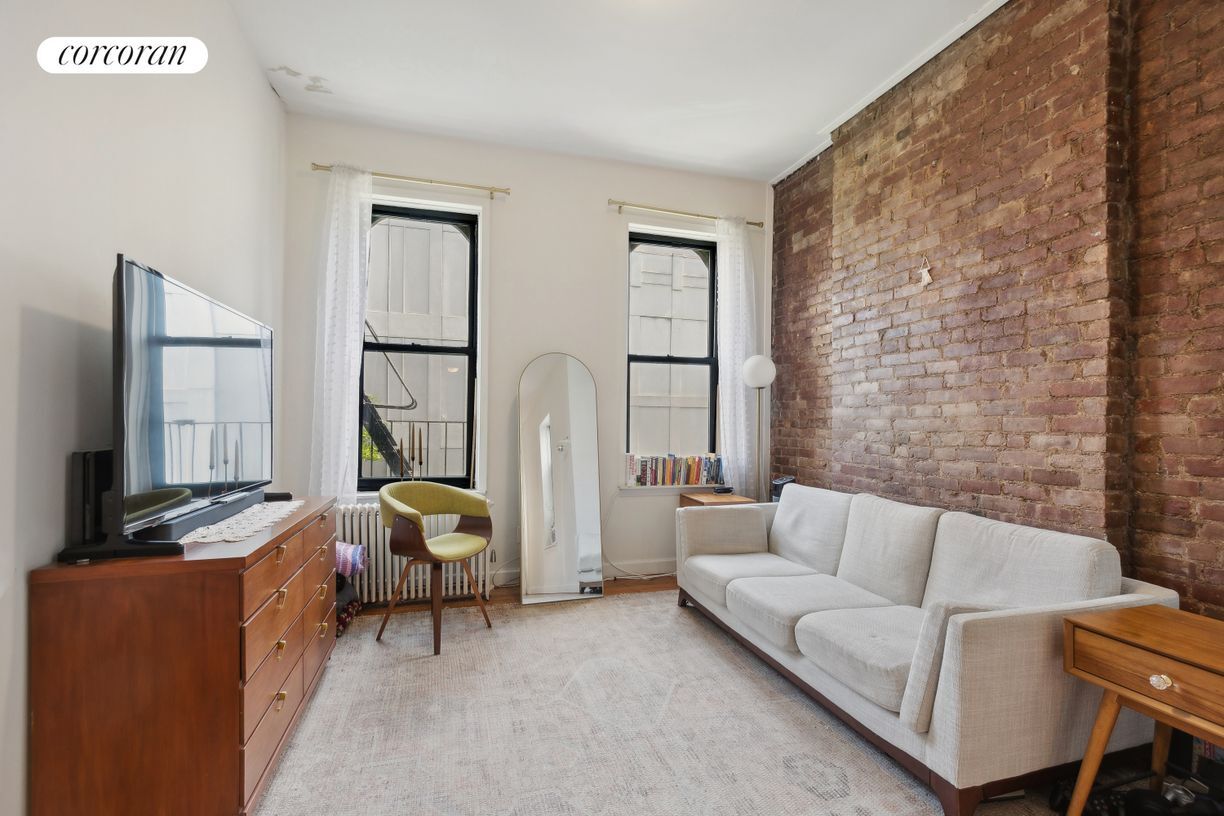 Foto principal - 262 W 22nd St