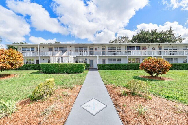 Foto del edificio - 143 Oakridge J