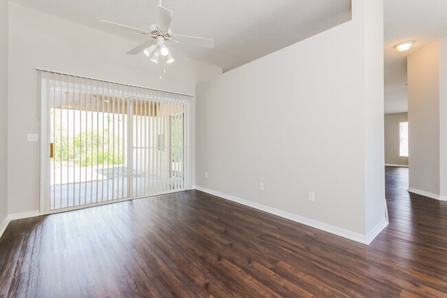 Foto del edificio - 640 Tranquility St