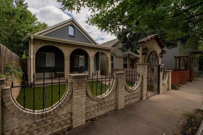 Building Photo - Charming 3-Bed, 2-Bath Home with attached ...