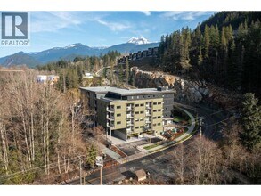 Building Photo - 39180 Finch Dr