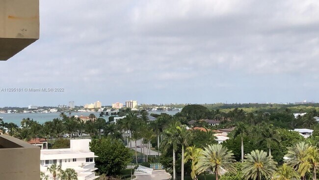 Foto del edificio - 10185 Collins Ave