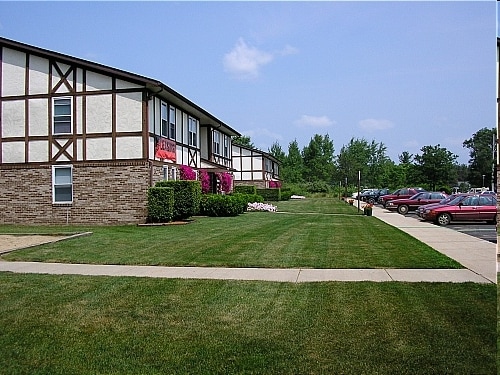 Building Photo - Chatterton Apartments