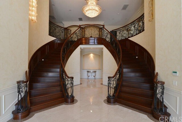 Foto del edificio - 135 W Wistaria Ave