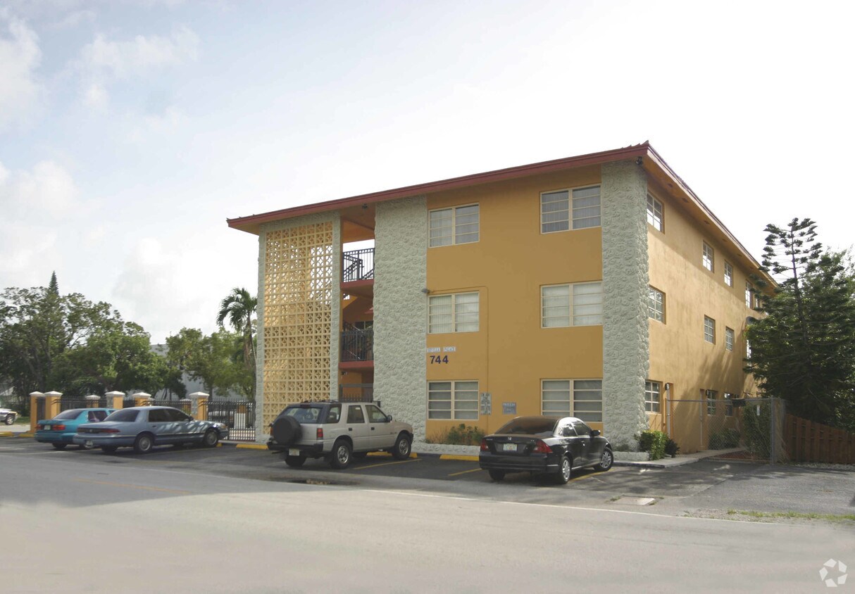 Foto del edificio - 744 NE 14th Ave