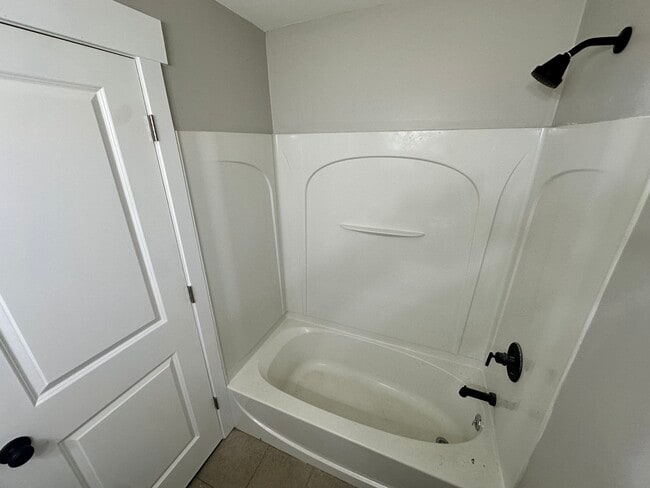 Building Photo - 9149 Wintergreen Dr
