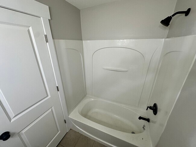 Foto del edificio - 9149 Wintergreen Dr