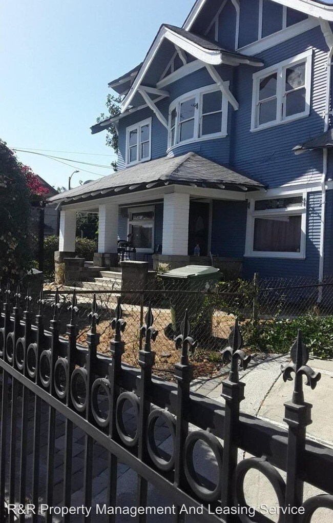 Building Photo - 5 br, 2 bath House - 3101 Manitou Ave
