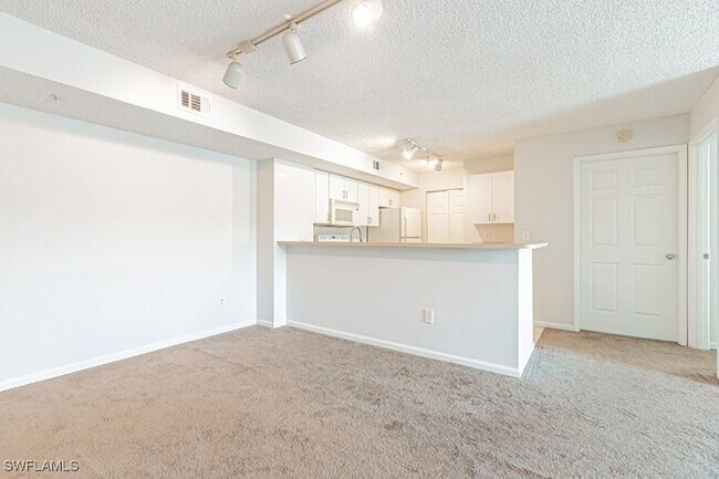 Building Photo - 1810 Florida Club Cir