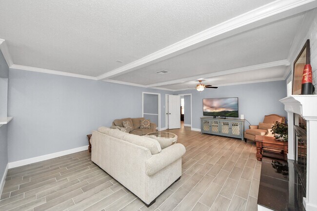 Foto del edificio - 5810 Wanakah Dr